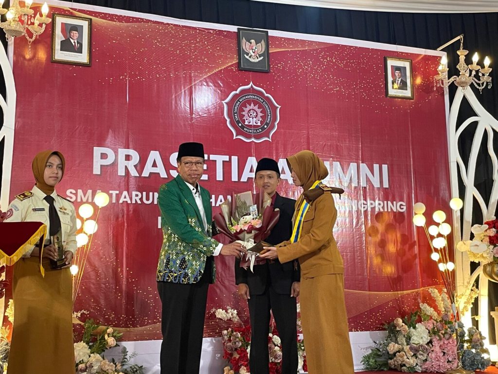Prasetia Alumni Angkatan 06 SMA Taruna Muhammadiyah Gunungpring: Haru dan Khidmat Lepas 24 Kader Pemimpin